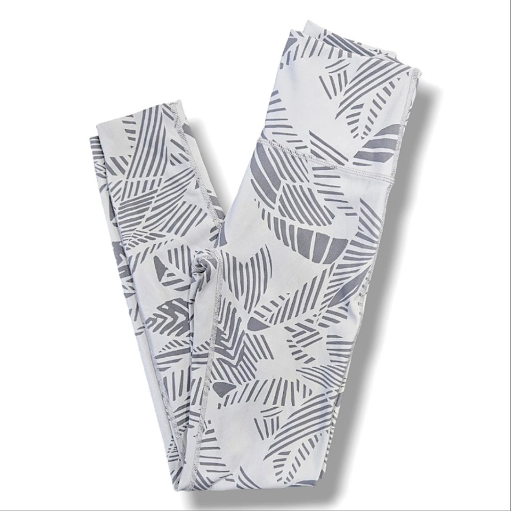 Aerie Chill Play Move White Gray Palm Printed 7/8 Leggings High Waisted Size XS